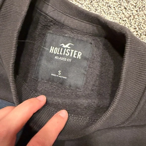 Hollister men’s Empire Strikes Back Black Sweater Crewneck small EUC - Picture 5 of 5